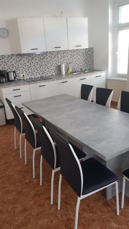 Rockys Ferienwohnung Mitte Markkleeberg Exteriör bild
